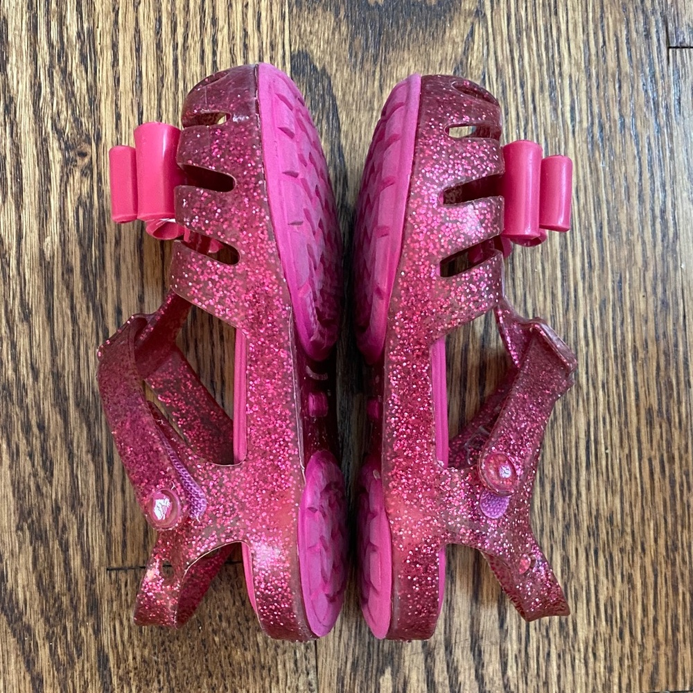 Pink glitter Crocs Isabella bow sandals, size 6. Excellent condition ships quick - Picture 6 of 12